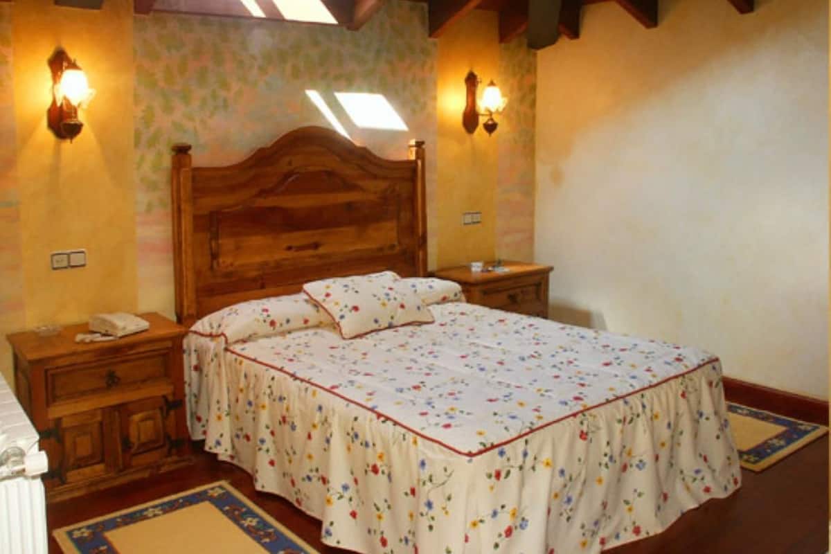 Habitación con 1 cama doble o 2 individuales | Tabla de planchar con plancha, wifi gratis, ropa de cama