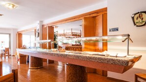 Food court - Aparthotel Puerto Cala Vadella (Sant Josep de sa Talaia)