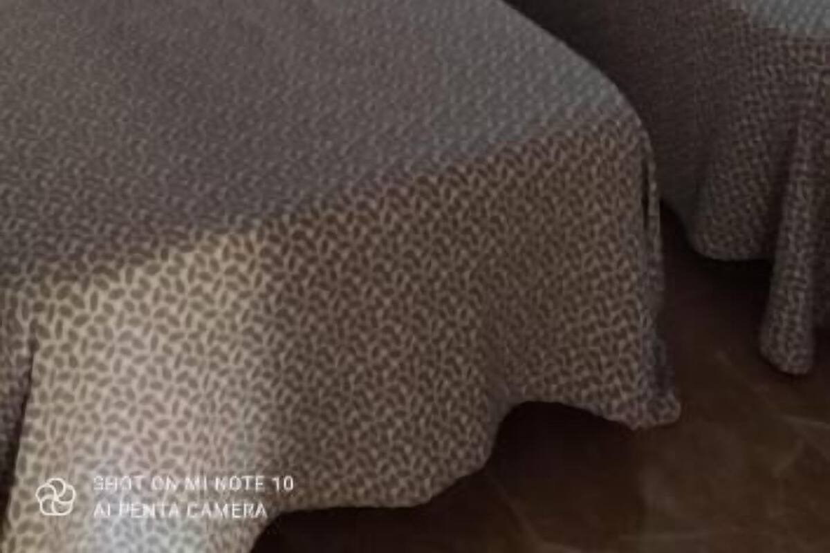 Kamar Ekonomi | Tirai kedap cahaya, kedap suara, Wi-Fi gratis, dan seprai linen