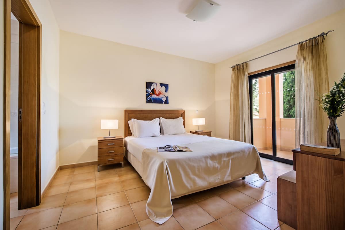 In-room safe, soundproofing, iron/ironing board, WiFi (free)