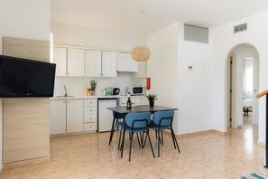 Huvila | Yksityinen keittiö | Vedenkeitin, leivänpaahdin