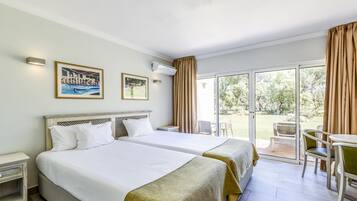 Superior villa, 1 slaapkamer | Een kluis op de kamer, verduisterende gordijnen