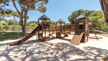 Außen-Kinderspielplatz