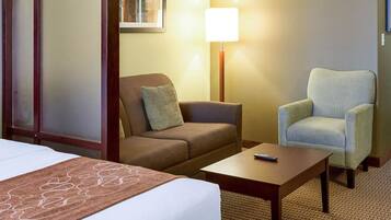 Desk, laptop workspace, iron/ironing board, free WiFi