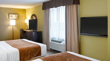 Studio suite, meerdere bedden, toegankelijk voor mindervaliden, niet-roken | Een bureau, een laptopwerkplek, een strijkplank/strijkijzer, gratis wifi