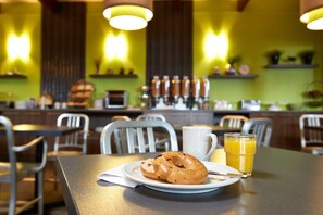 Petit déjeuner buffet compris tous les jours