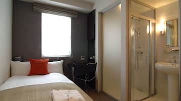 Premium bedding, down duvets, desk, blackout curtains