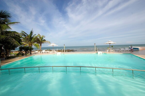 屋外プール、サンラウンジャー