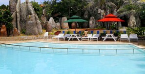 屋外プール、サンラウンジャー