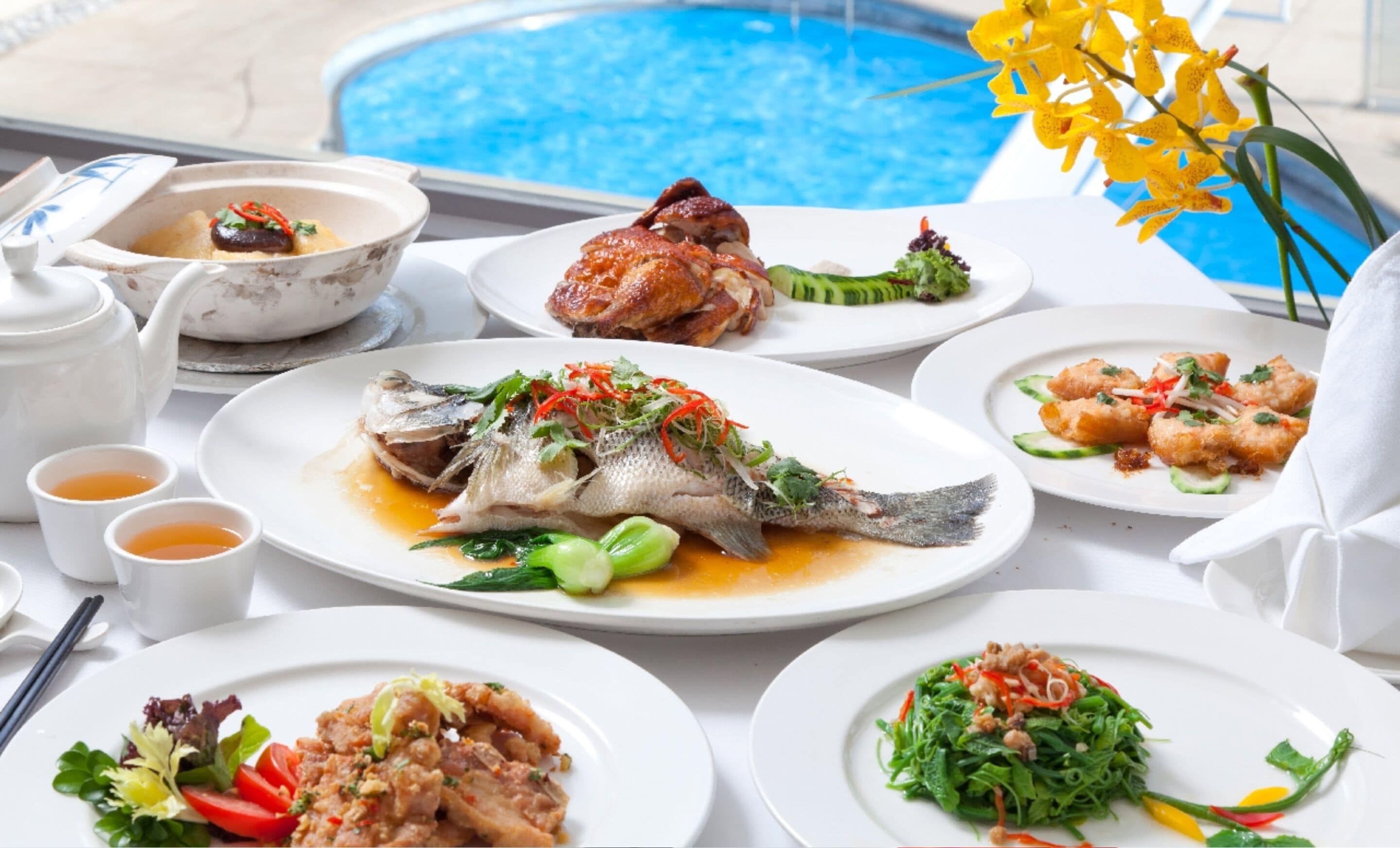 2 restoran, sarapan dihidangkan 