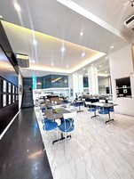 Breakfast, lunch and dinner served