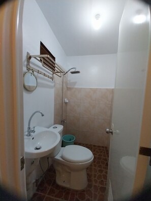 Deluxe Double Room, 1 Bedroom, River View | Bathroom | Towels - Nipa Hut Village (Loboc)