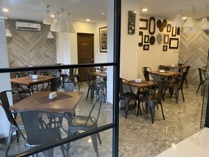 Se sirven desayunos, almuerzos y cenas
