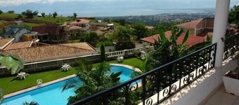 Top Hill Residence Kiriri