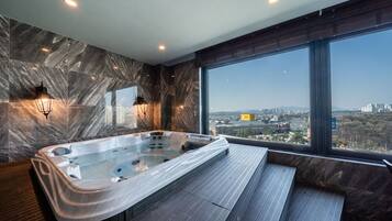 Private spa tub