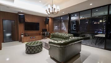SPA Suite (Check in at 5pm) | Living area