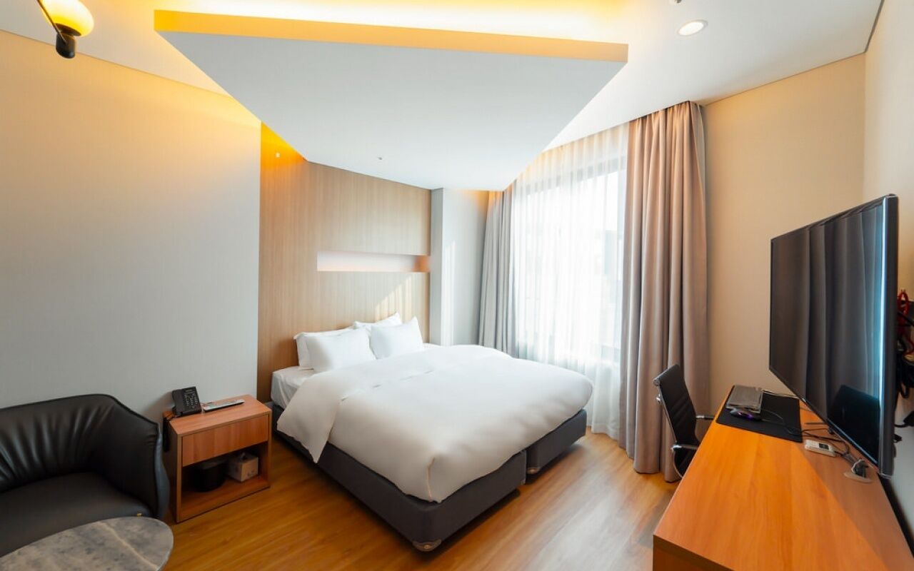 Aroma Steam Sauna | Premium bedding, down comforters, memory foam beds, soundproofing