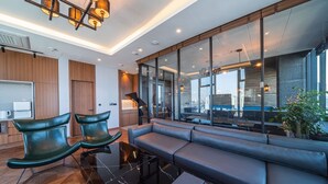 Ảnh chưa phân loại, 2 trong số 150 ảnh, nút