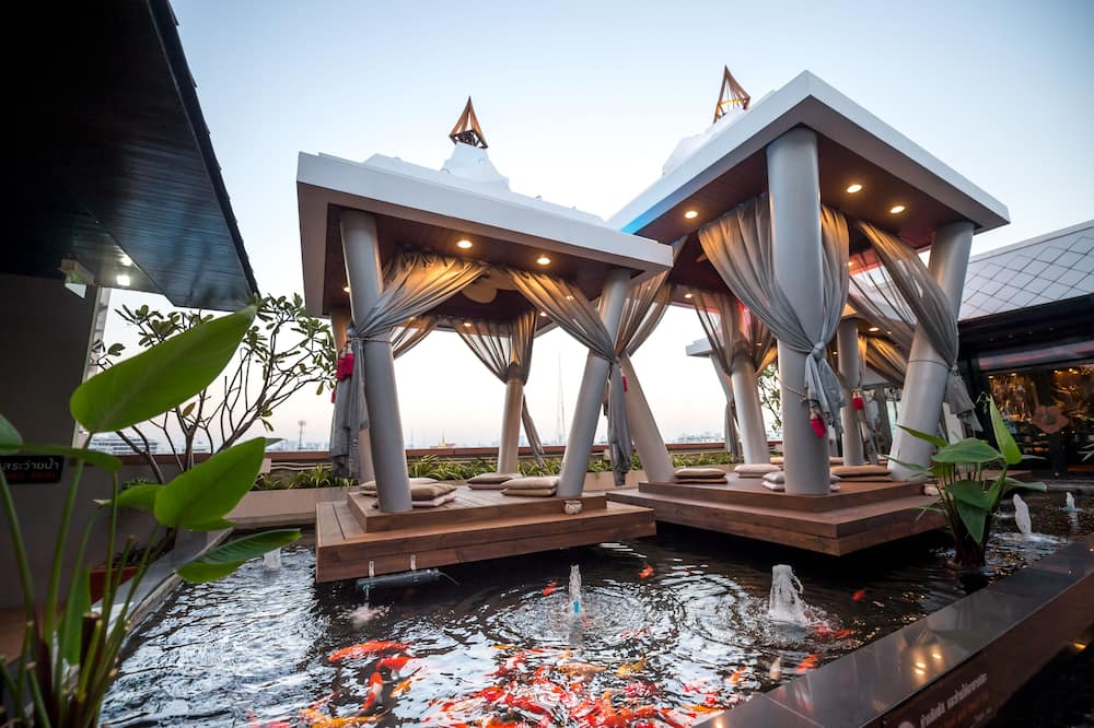 Nouvo City Hotel
