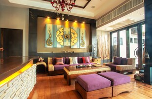 Αίθουσες περιποίησης για ζευγάρια, σάουνα, μια μπανιέρα υδρομασάζ