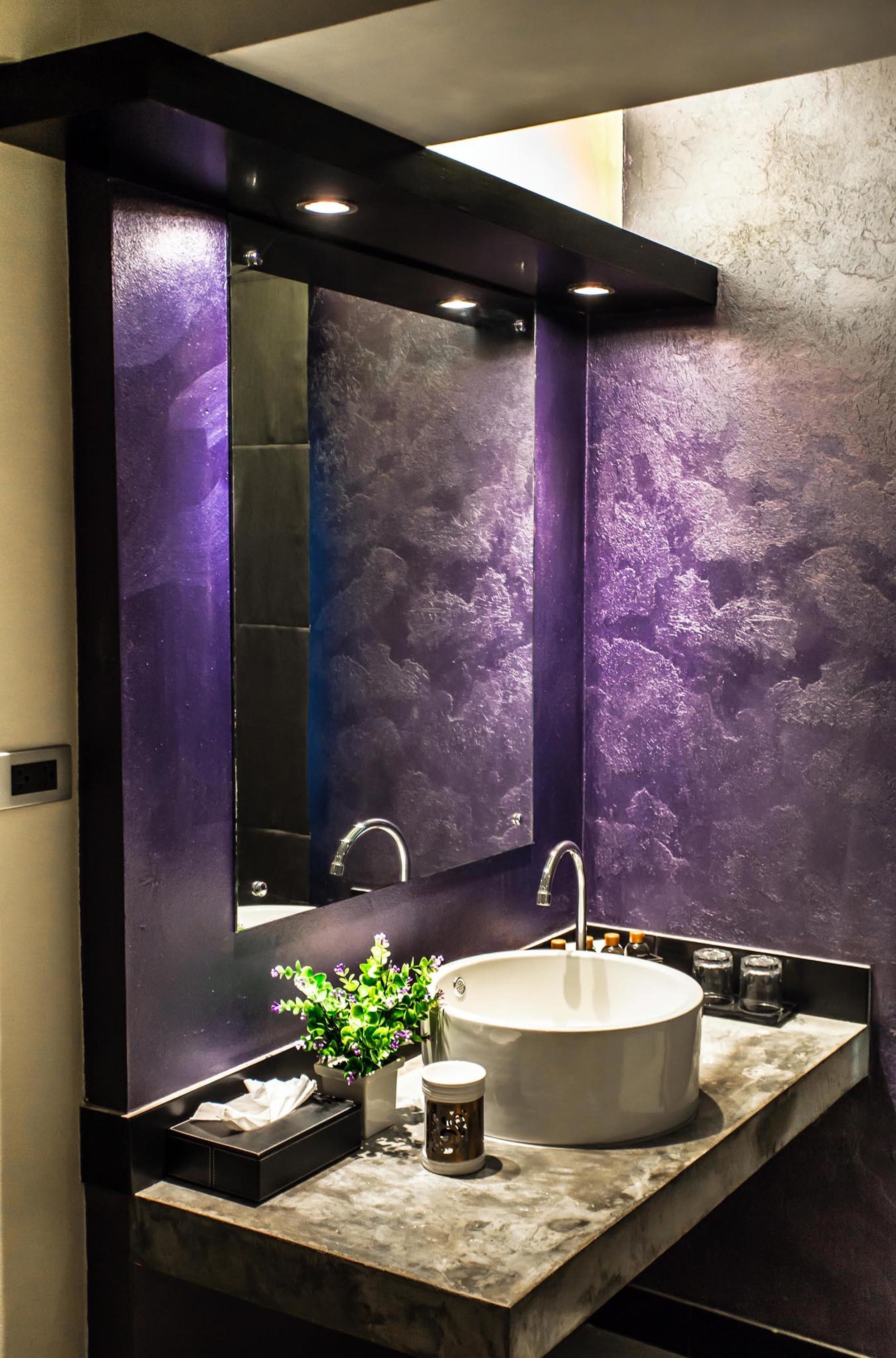 superior classic twin room | bathroom | shower, rainfall showerhead, free toiletries, hair dryer