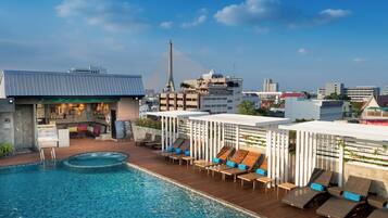 2 outdoor pools, sun loungers