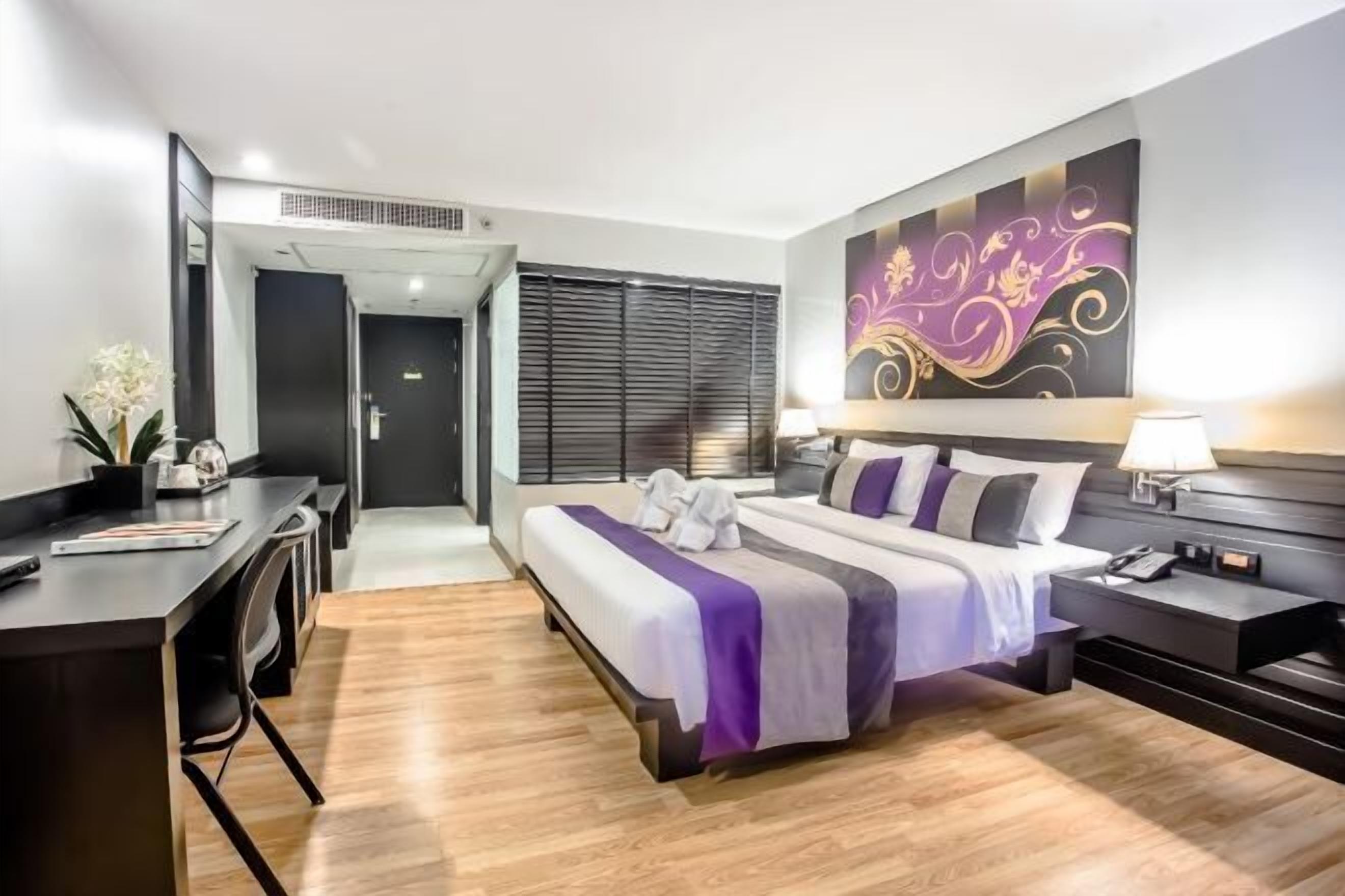 Minibar, in-room safe, desk, laptop workspace