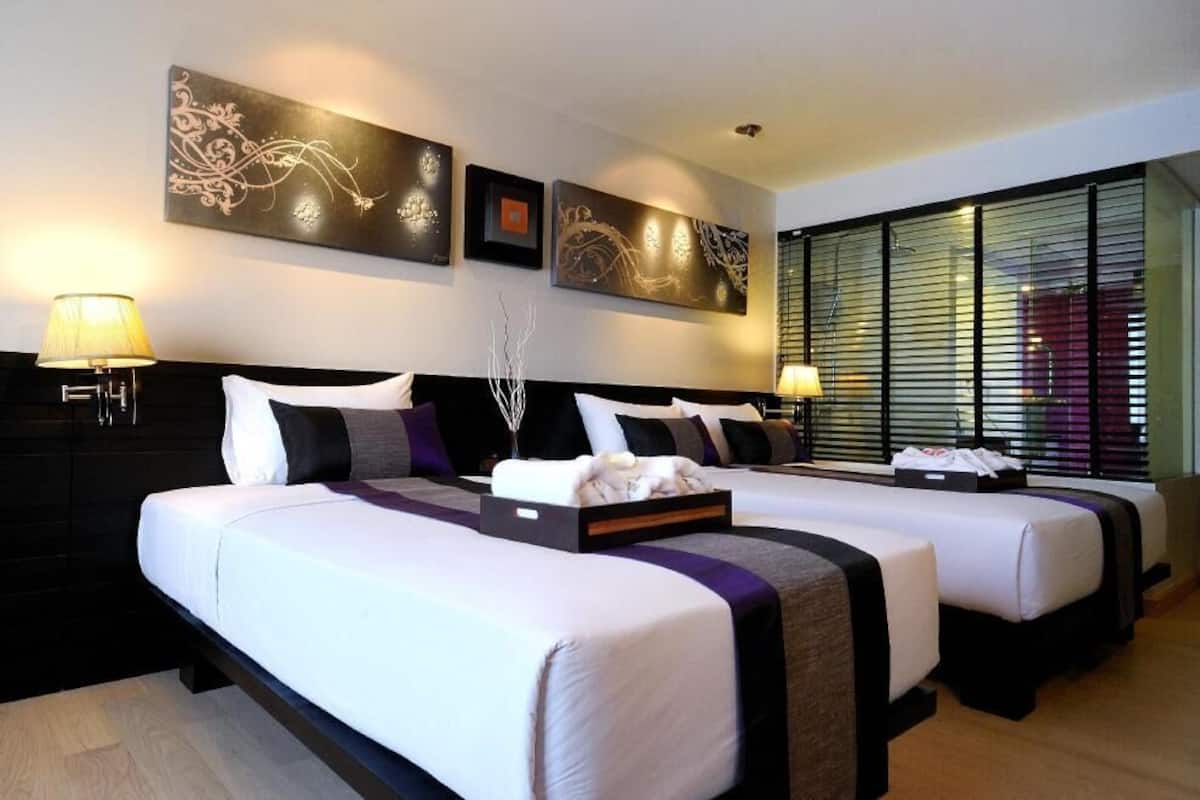 Minibar, in-room safe, desk, laptop workspace