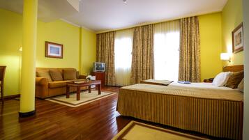 Minibar, in-room safe, laptop workspace, soundproofing