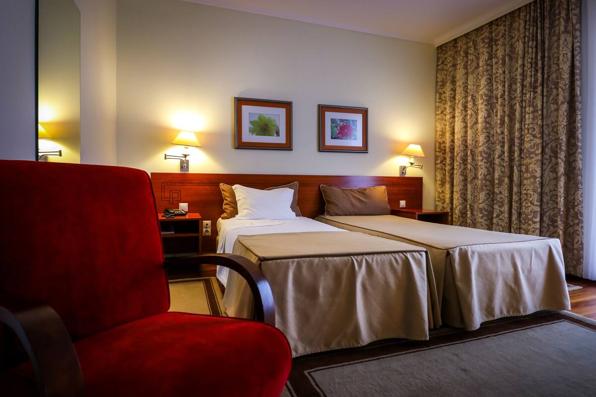 Minibar, in-room safe, laptop workspace, soundproofing