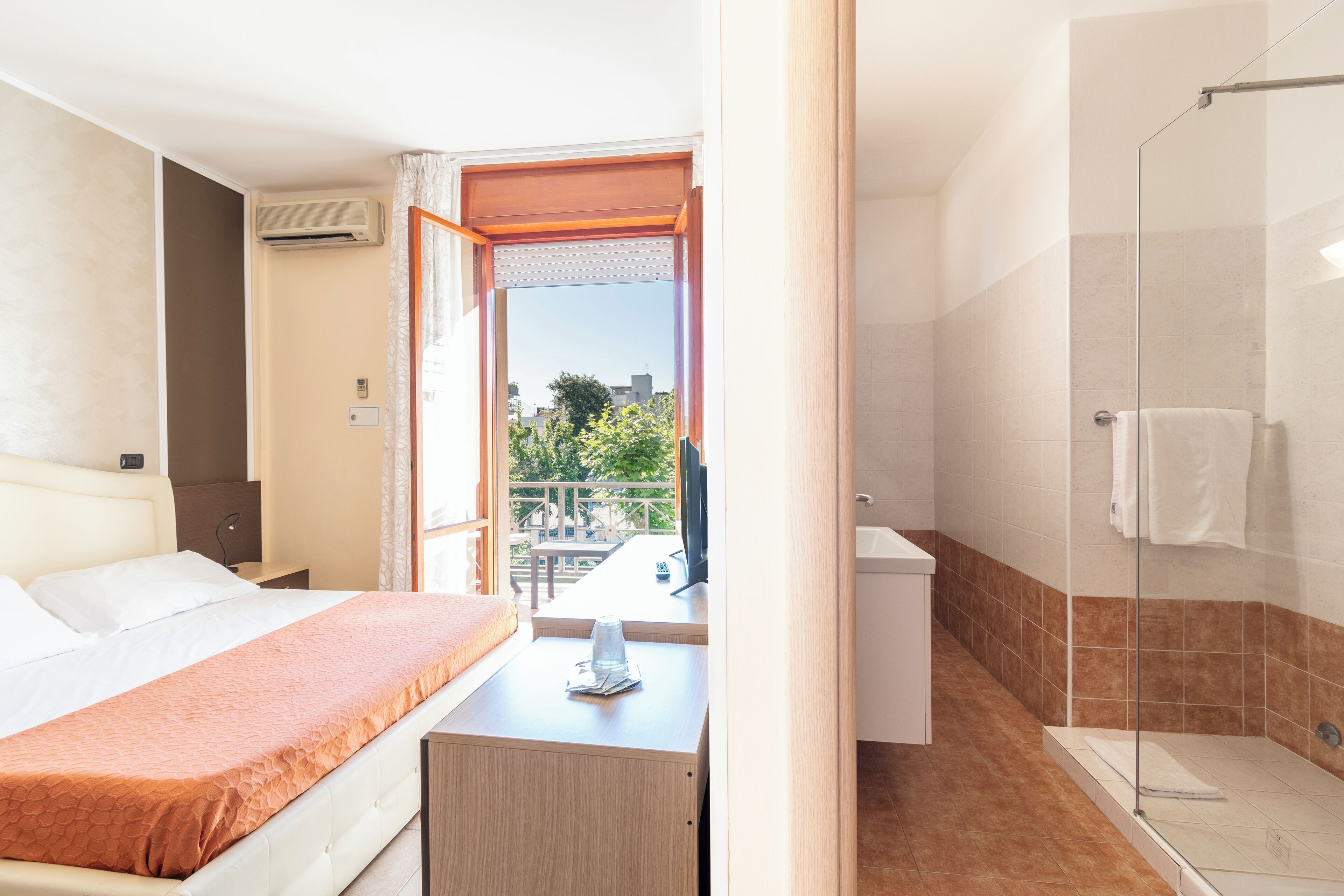 superior double room, 1 double or 2 single beds, balcony, garden view | minibar, in-room safe, desk, cots/infant beds