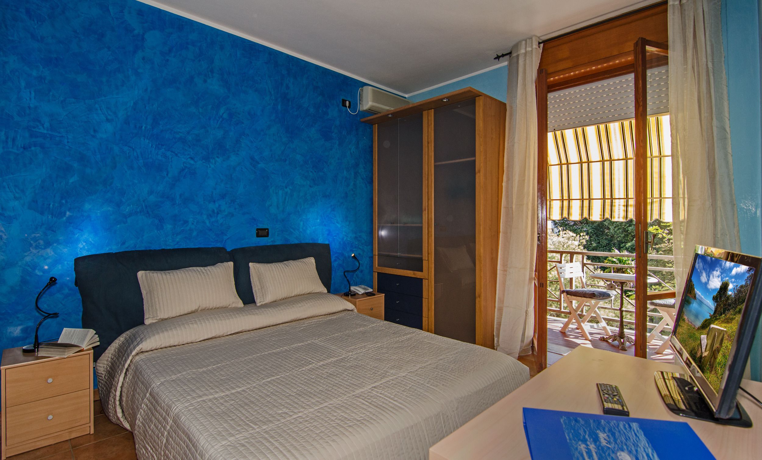 minibar, in-room safe, desk, cots/infant beds