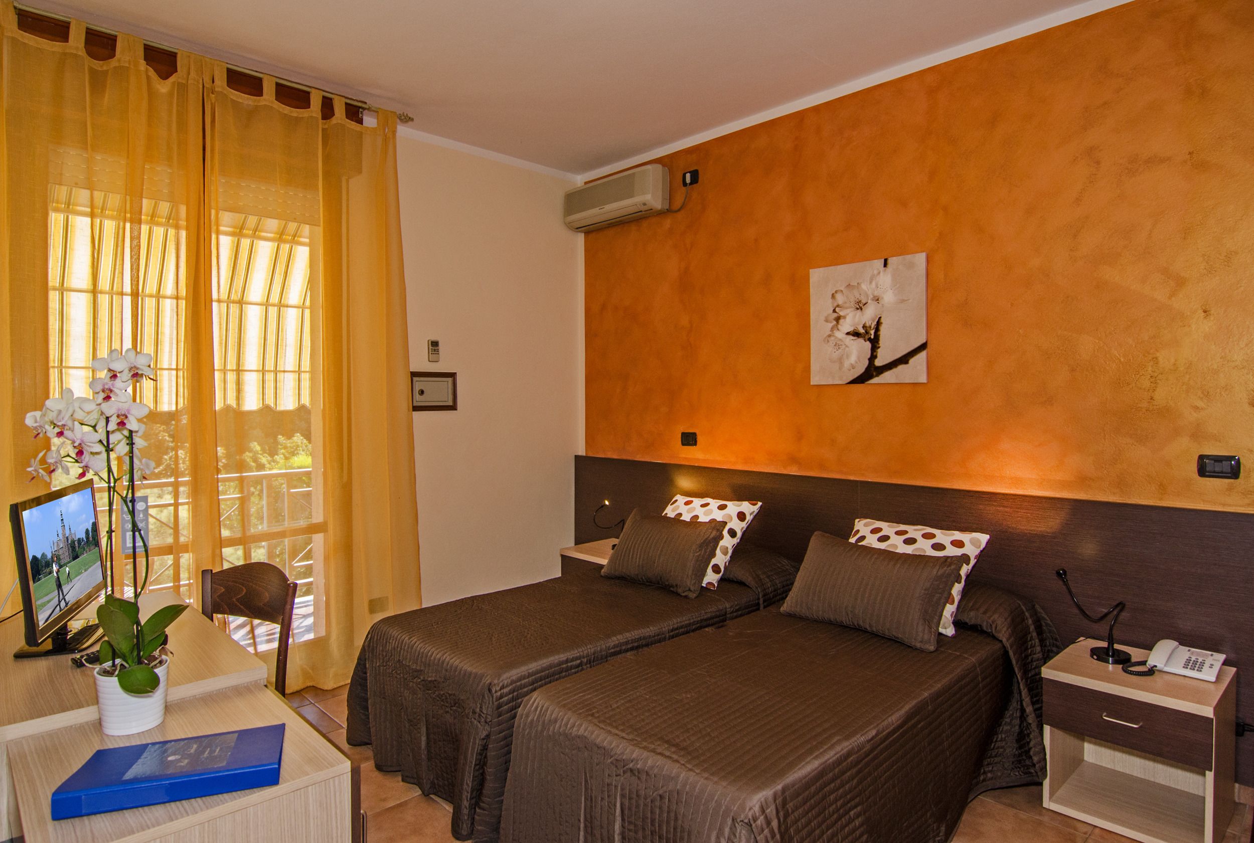 minibar, in-room safe, desk, cots/infant beds