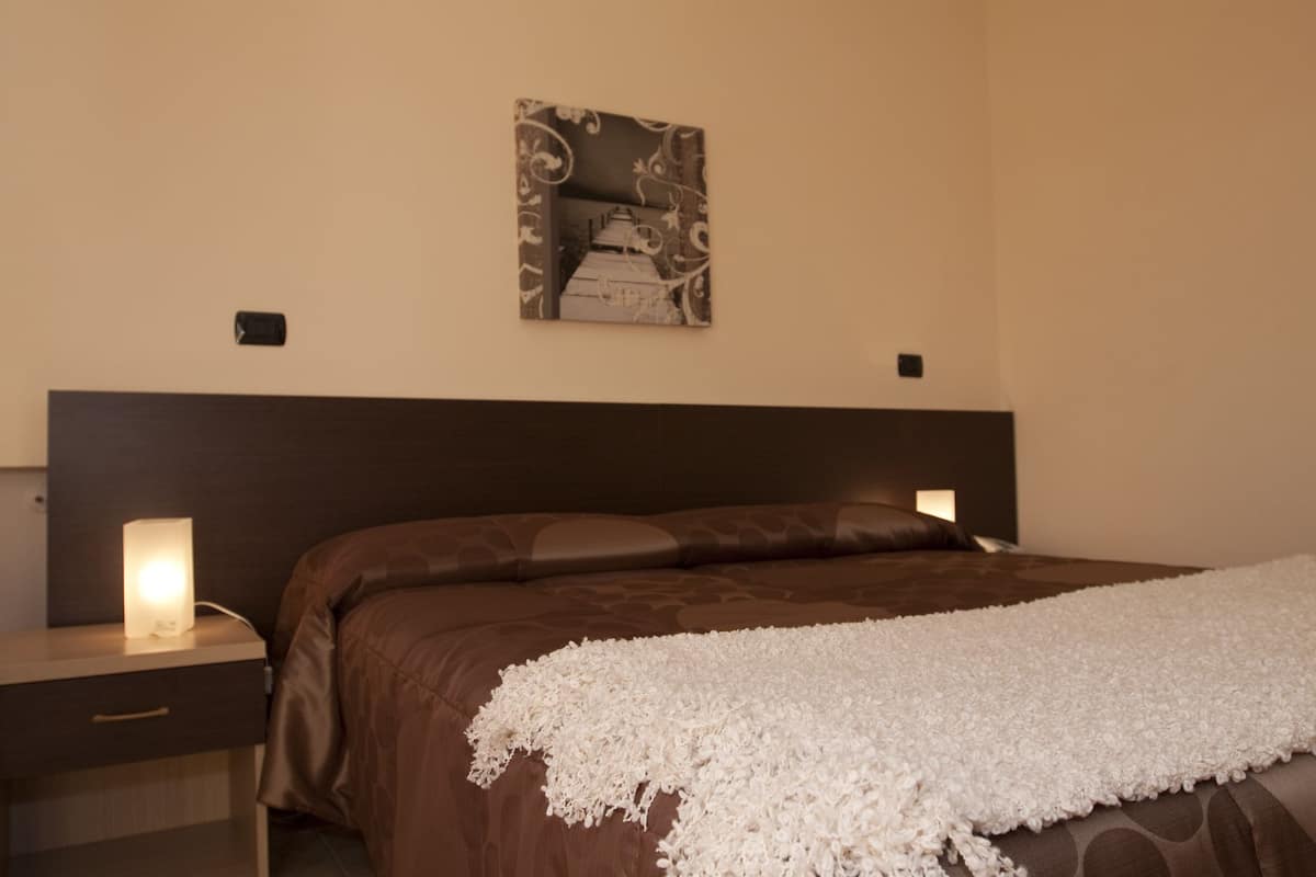 Minibar, una cassaforte in camera, una scrivania