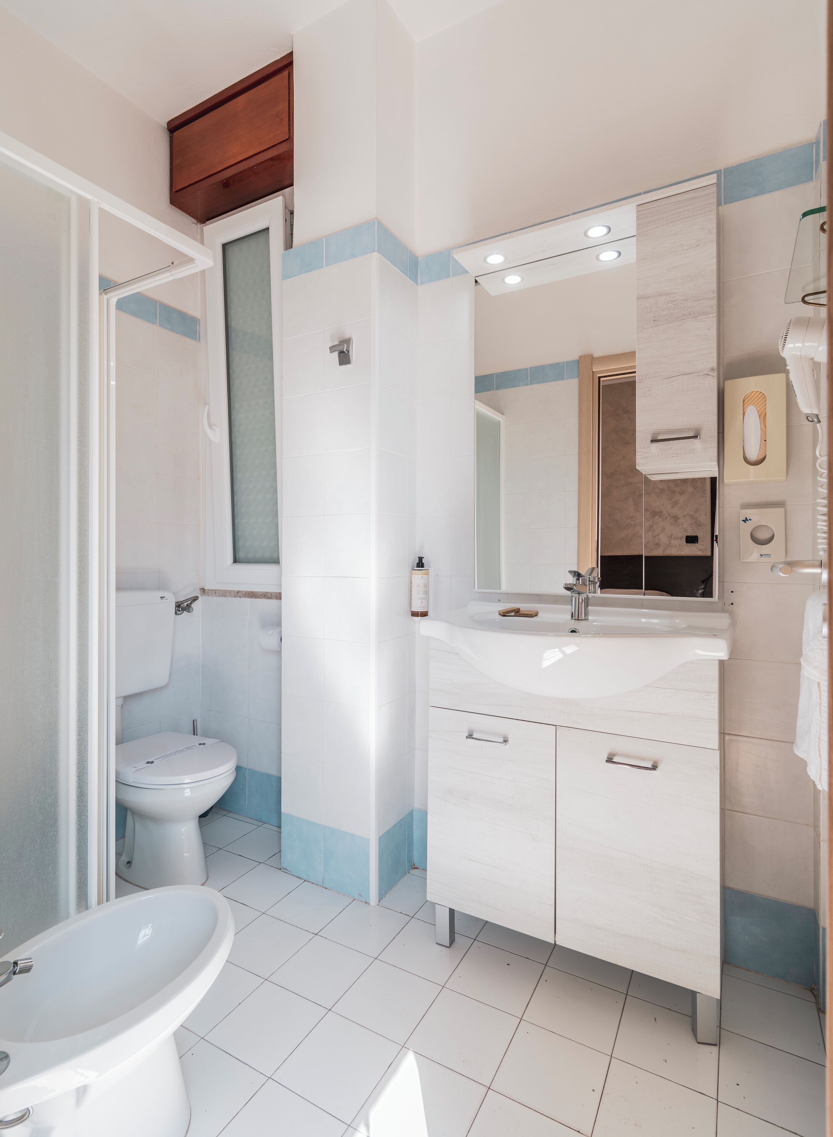 economy room, 1 bedroom | bathroom | free toiletries, hair dryer, bidet, towels