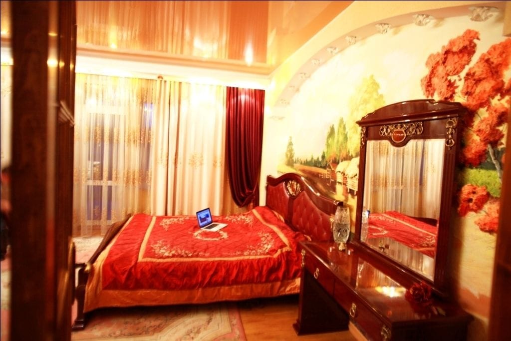 In-room safe, WiFi (free)