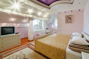 Luxury Double Room, Balcony | In-room safe, free WiFi