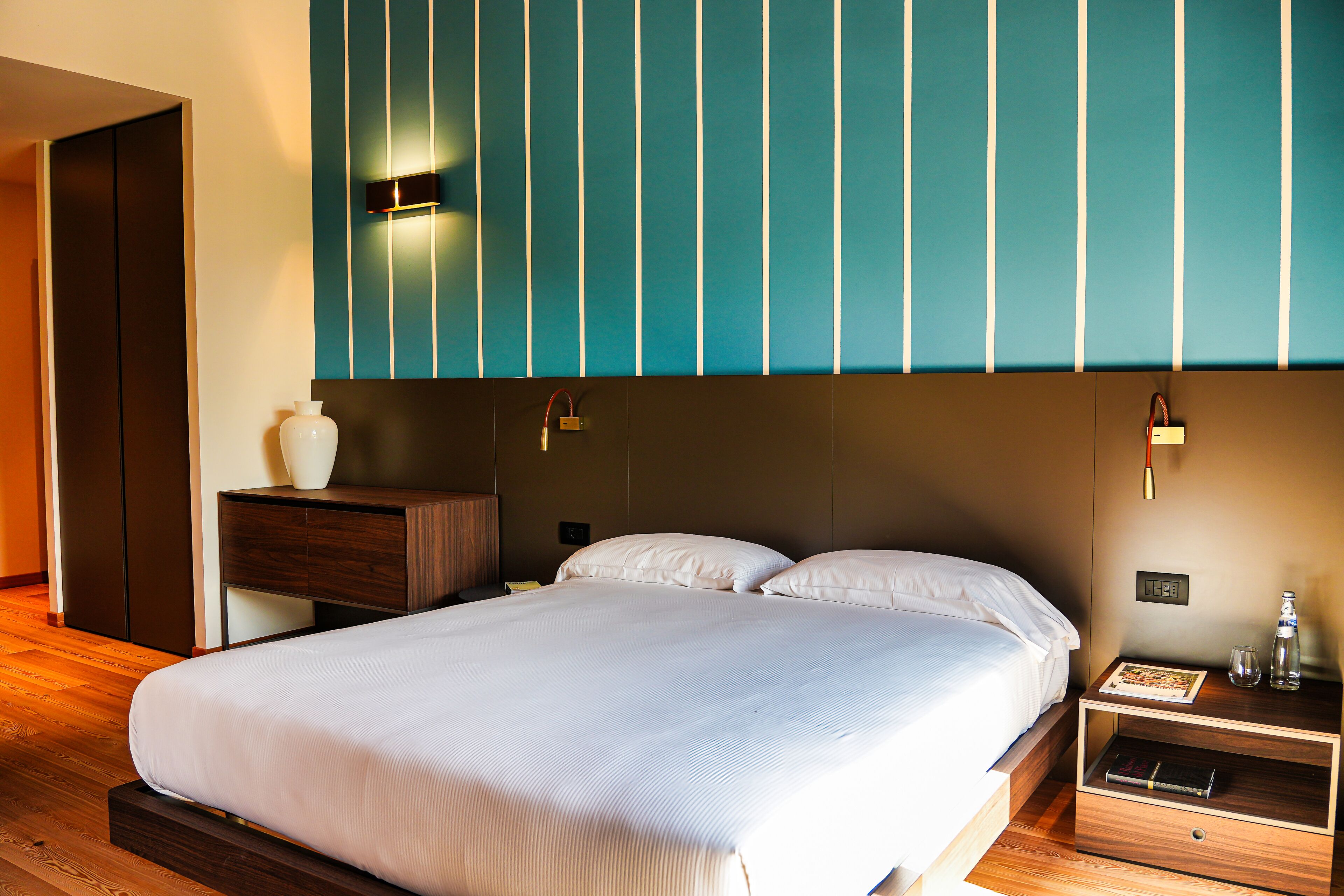 Doppia Classic | Minibar, una scrivania, postazione laptop