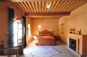 Suite (Almohades) | Lit avec matelas Select Comfort, coffre-fort, lit de bébé (gratuit)