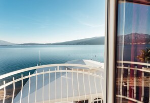 Superior Room, 1 Queen Bed, Sea View | Minibar, in-room safe, individually decorated, individually furnished - Hotel Azzurro (Bijela)