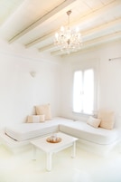 Deluxe Suite, Partial Sea View | In-room safe, soundproofing, free WiFi, bed sheets