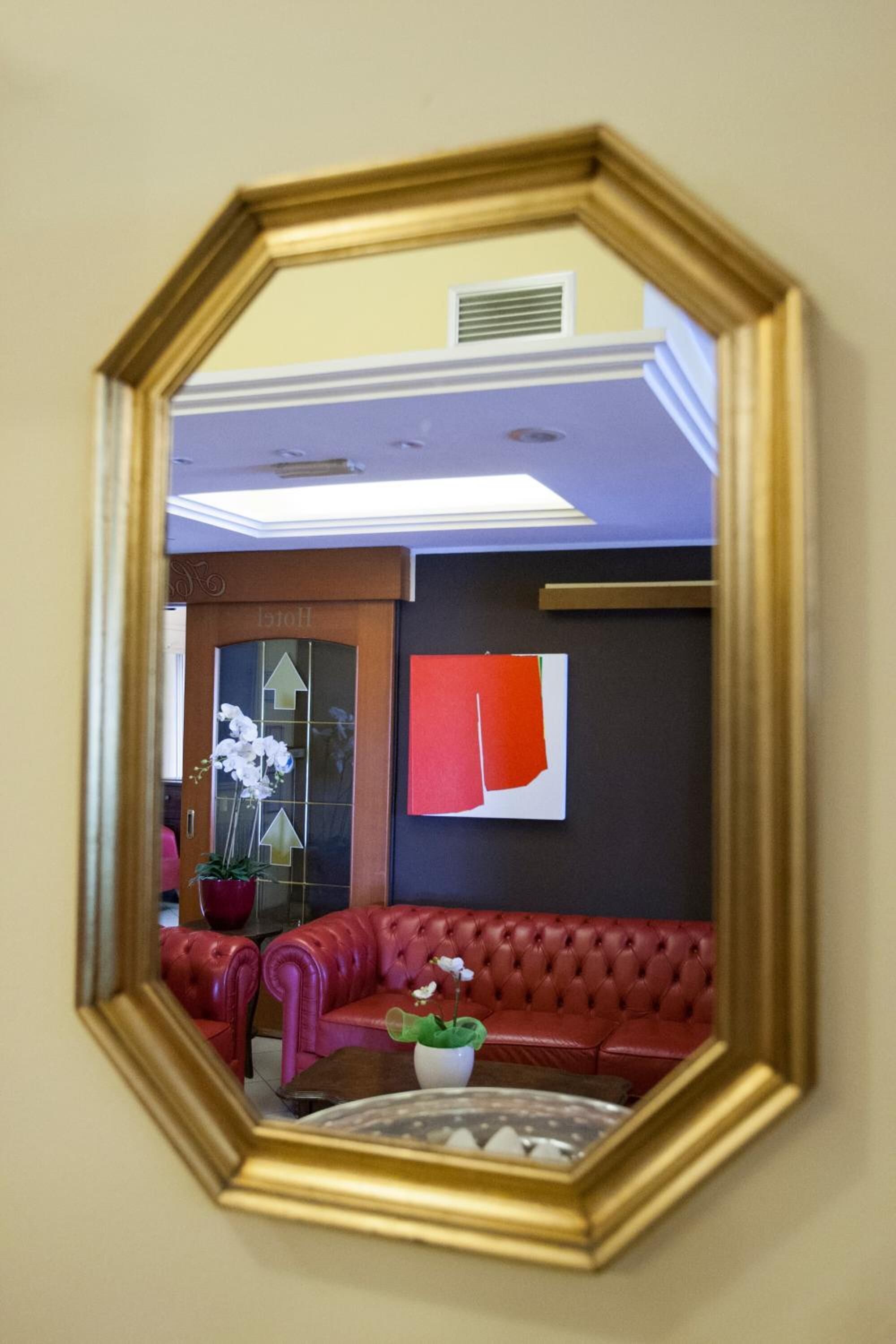 1 bedroom, select comfort beds, minibar, in-room safe