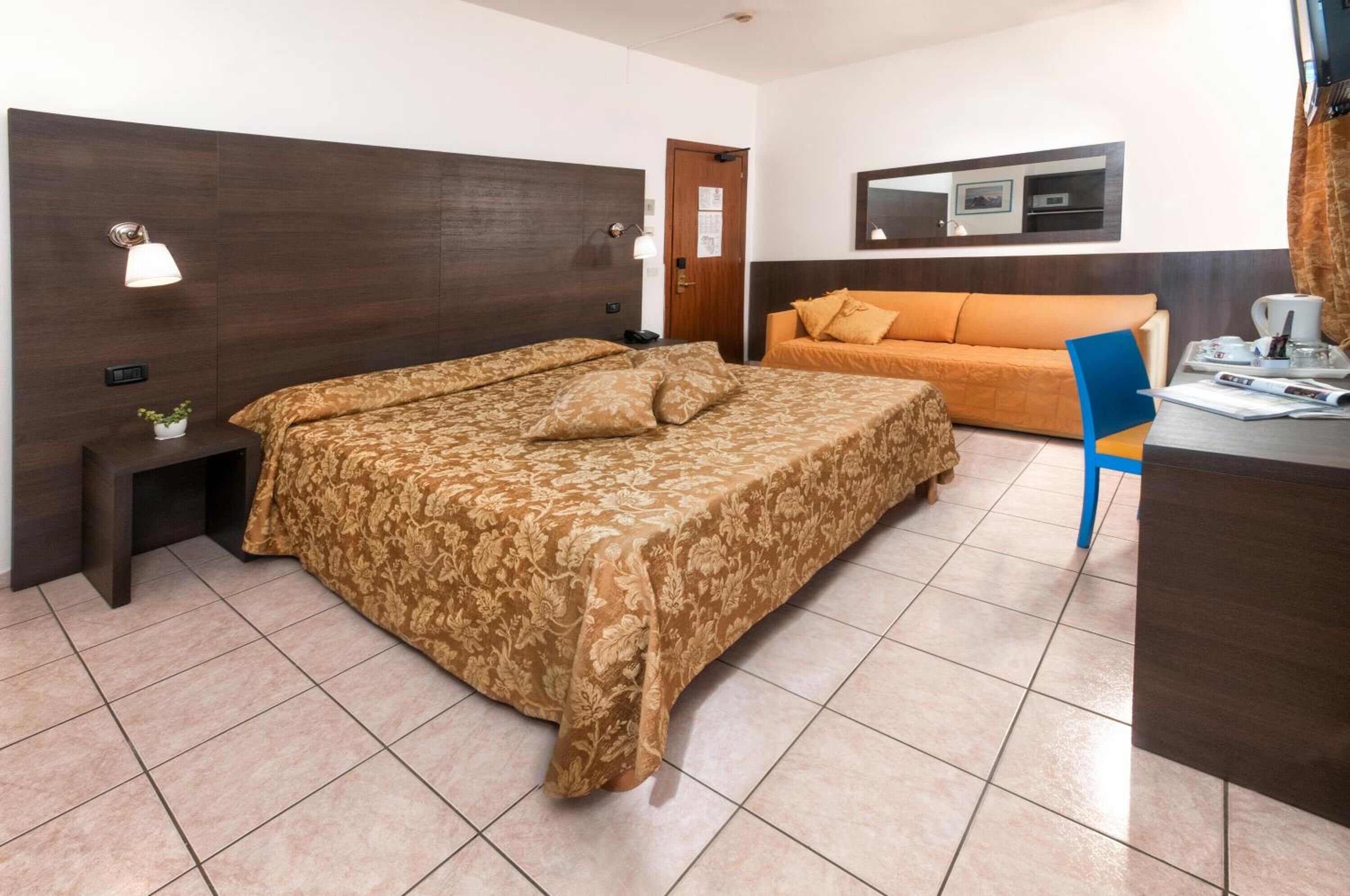 1 bedroom, select comfort beds, minibar, in-room safe