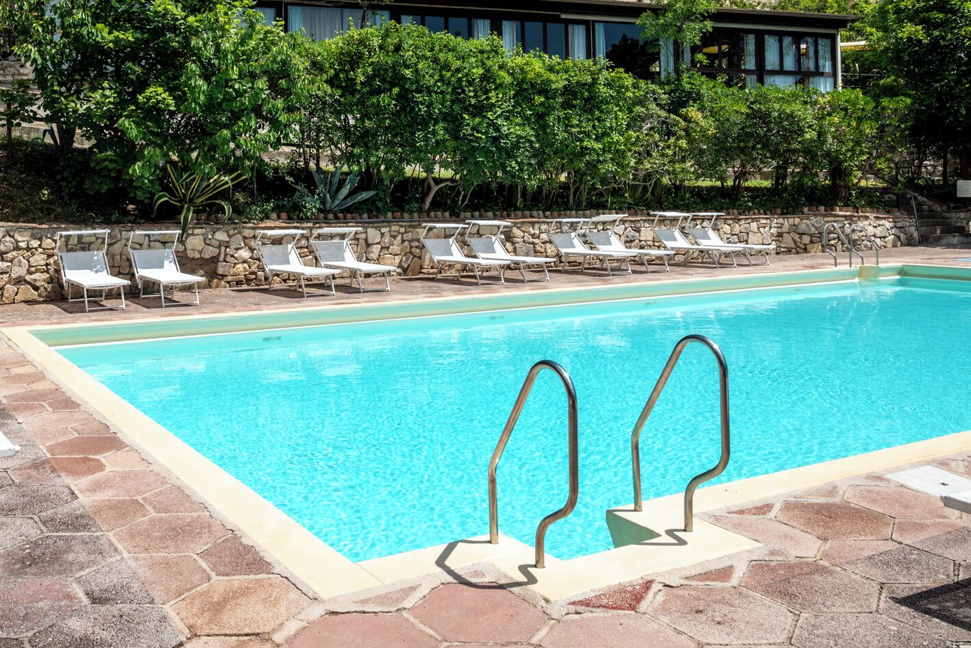 outdoor pool, pool loungers