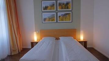 Comfort Double Room | Hypo-allergenic bedding, blackout curtains, free WiFi, bed sheets