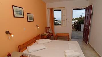 Roupas de cama premium, frigobar, cofres nos quartos