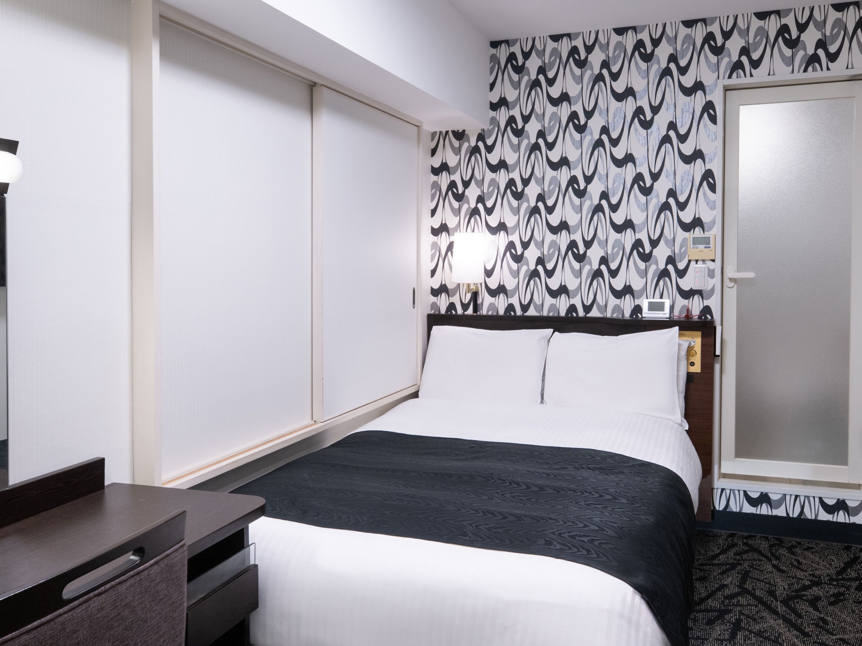 Semi Double Room Non Smoking | Down duvets, desk, blackout curtains, iron/ironing board