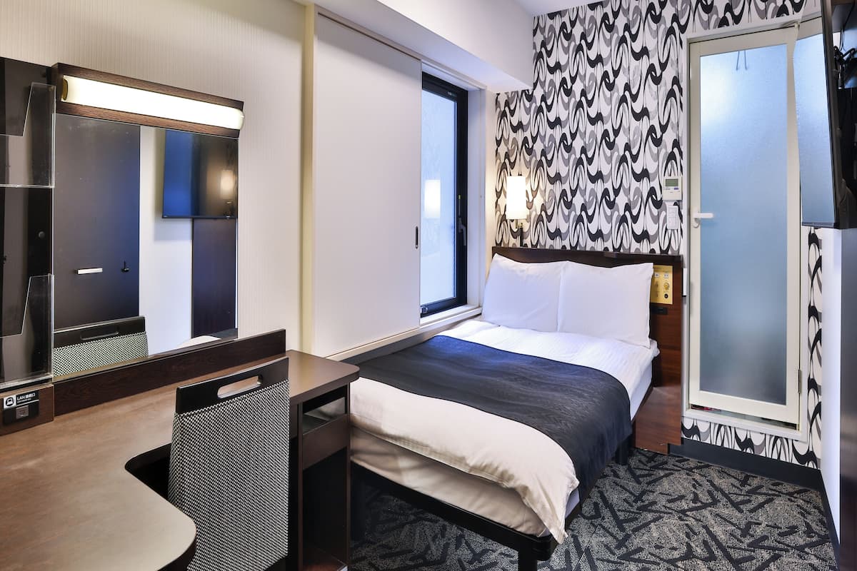 Semi Double Room Non Smoking | Down duvets, desk, blackout curtains, iron/ironing board