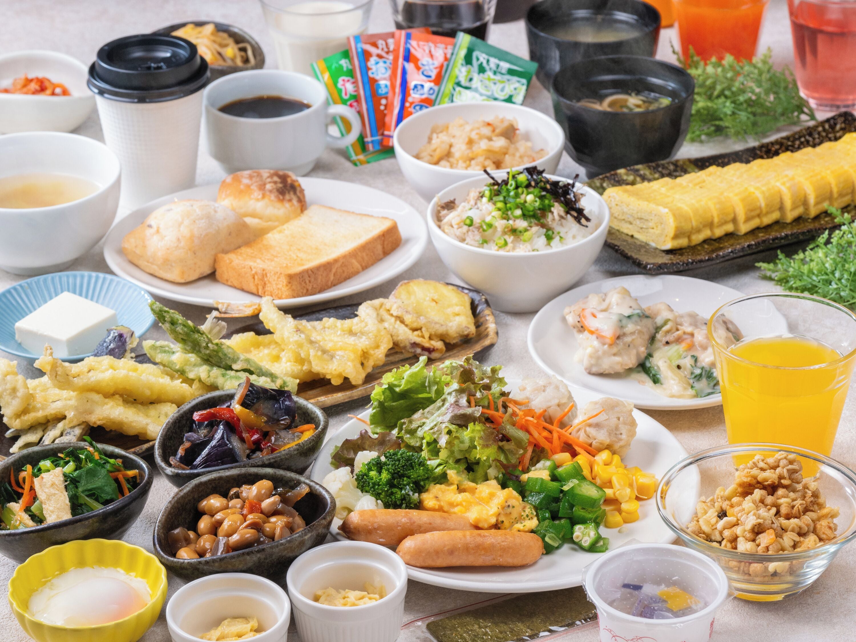 Daily buffet breakfast (JPY 2000 per person)