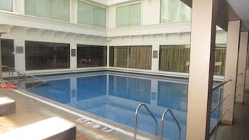 Outdoor pool, pool loungers